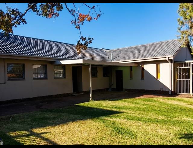 9 BEDROOM HOUSE FOR SALE IN VANDERBIJLPARK CE 5